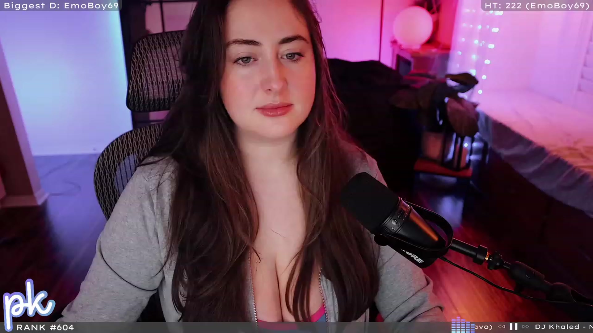 Gallery image thumbnail from EmoGirl's myfreecams stream on, 02/10/2024, 03:59 image 9 of 20