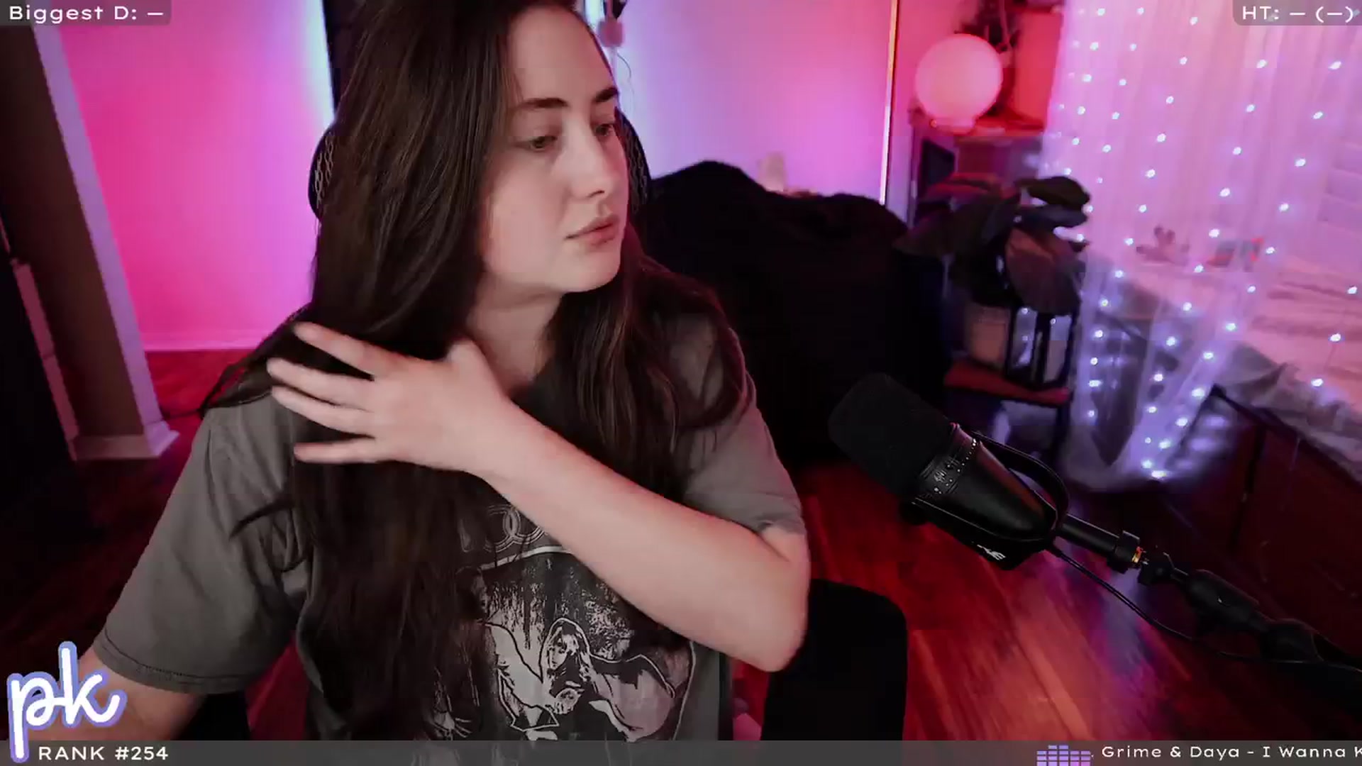 Gallery image thumbnail from EmoGirl's myfreecams stream on, 02/13/2024, 04:43 image 3 of 20
