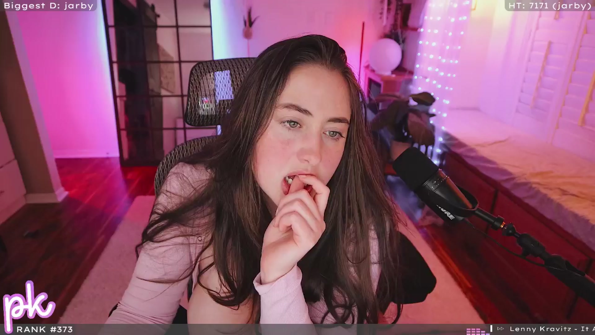 Gallery image thumbnail from EmoGirl's myfreecams stream on, 03/29/2024, 04:28 image 12 of 20