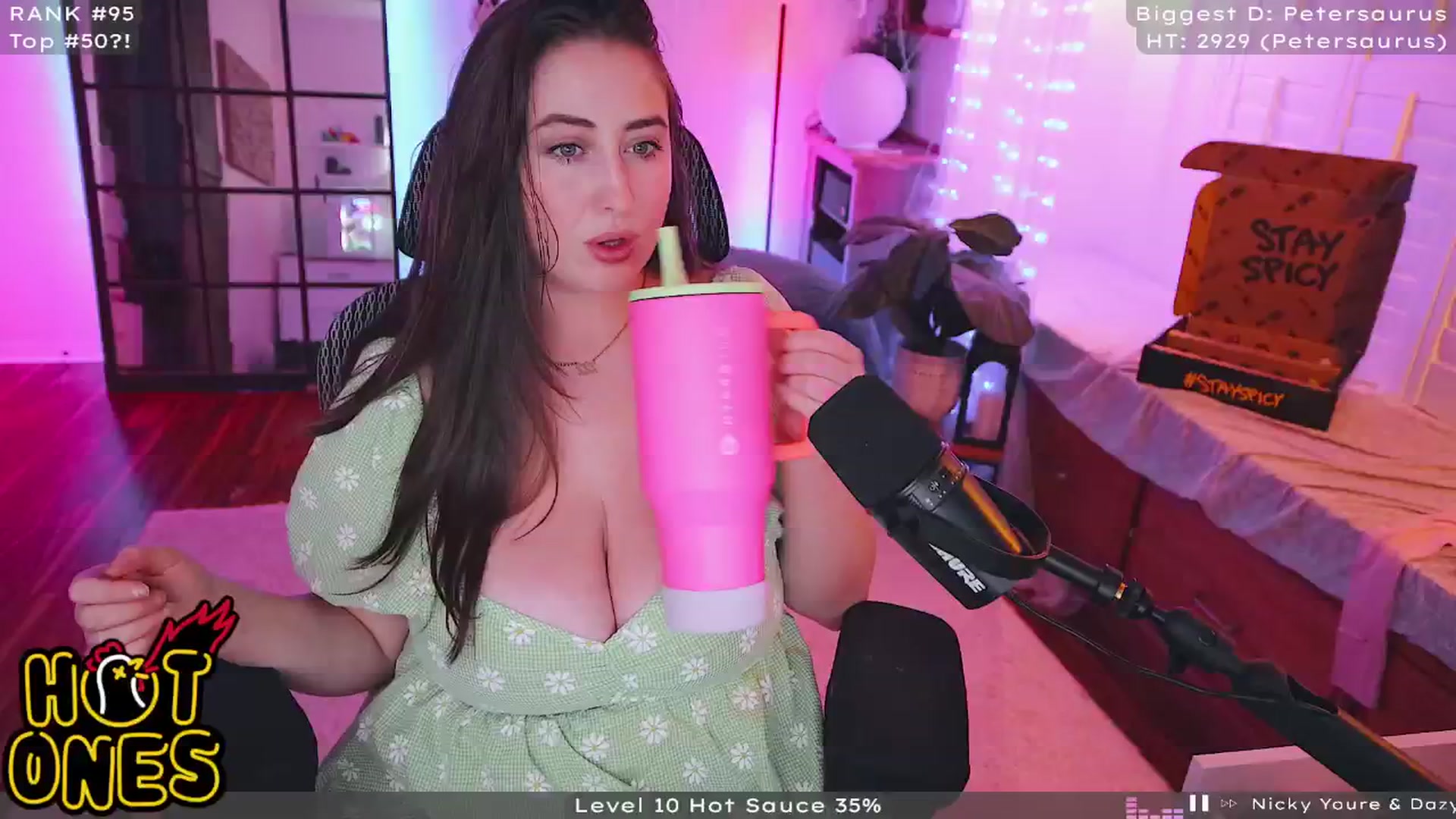 Gallery image thumbnail from EmoGirl's myfreecams stream on, 04/19/2024, 04:57 image 2 of 20