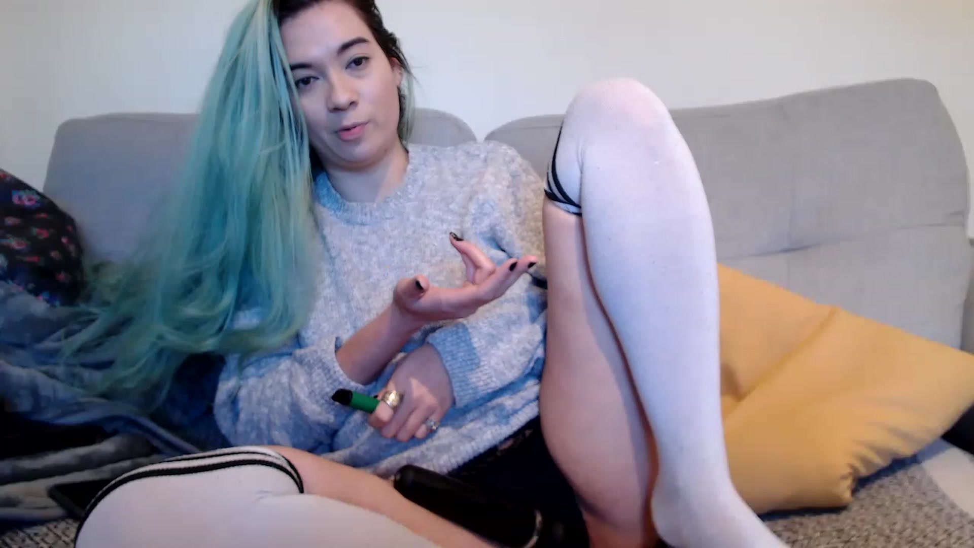 Gallery image thumbnail from EmoSmithers's myfreecams stream on, 12/15/2022, 14:42 image 16 of 20