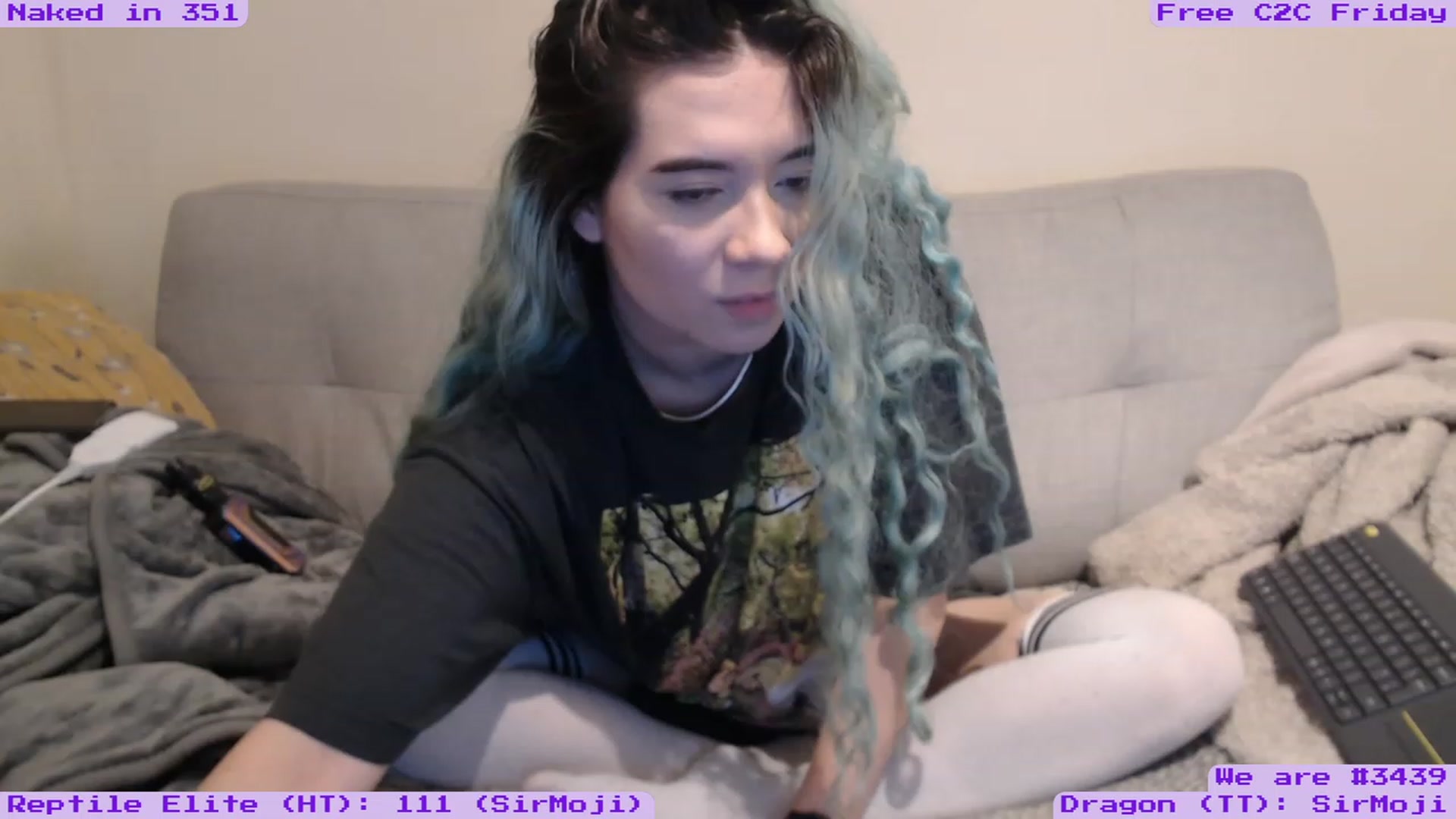 Gallery image thumbnail from EmoSmithers's myfreecams stream on, 01/06/2023, 20:04 image 14 of 20