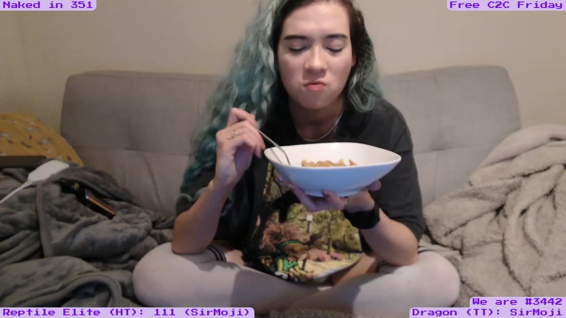 Gallery image thumbnail from EmoSmithers's myfreecams stream on, 01/06/2023, 20:04 image 15 of 20