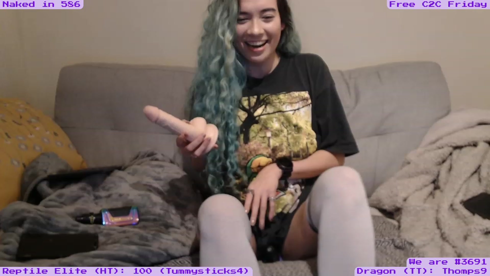 Gallery image thumbnail from EmoSmithers's myfreecams stream on, 01/06/2023, 20:04 image 3 of 20