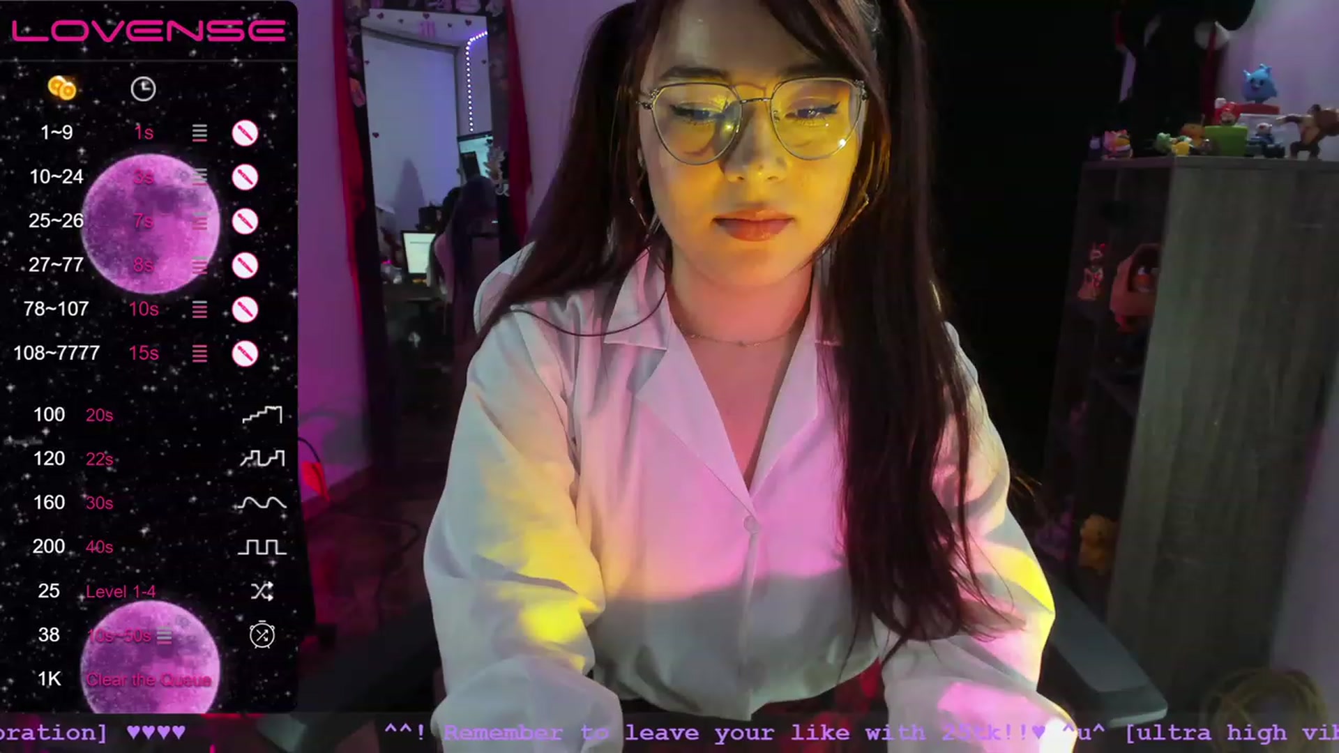 Gallery image thumbnail from Emoon's myfreecams stream on, 06/13/2023, 24:01 image 17 of 20