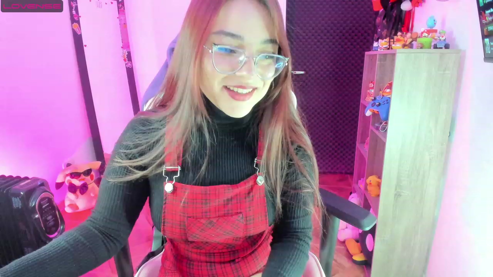 Gallery image thumbnail from Emoon's myfreecams stream on, 07/20/2023, 12:53 image 2 of 20