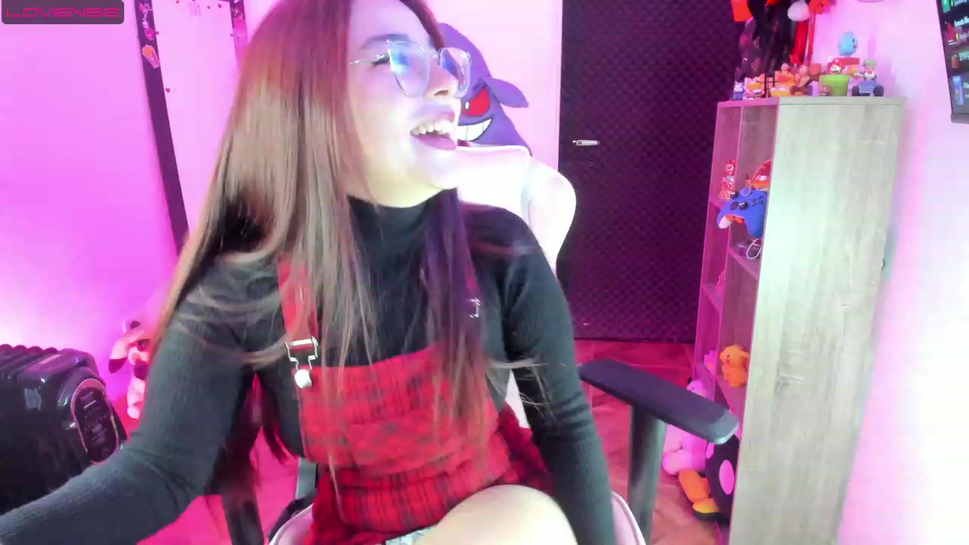 Gallery image thumbnail from Emoon's myfreecams stream on, 07/20/2023, 12:53 image 7 of 20
