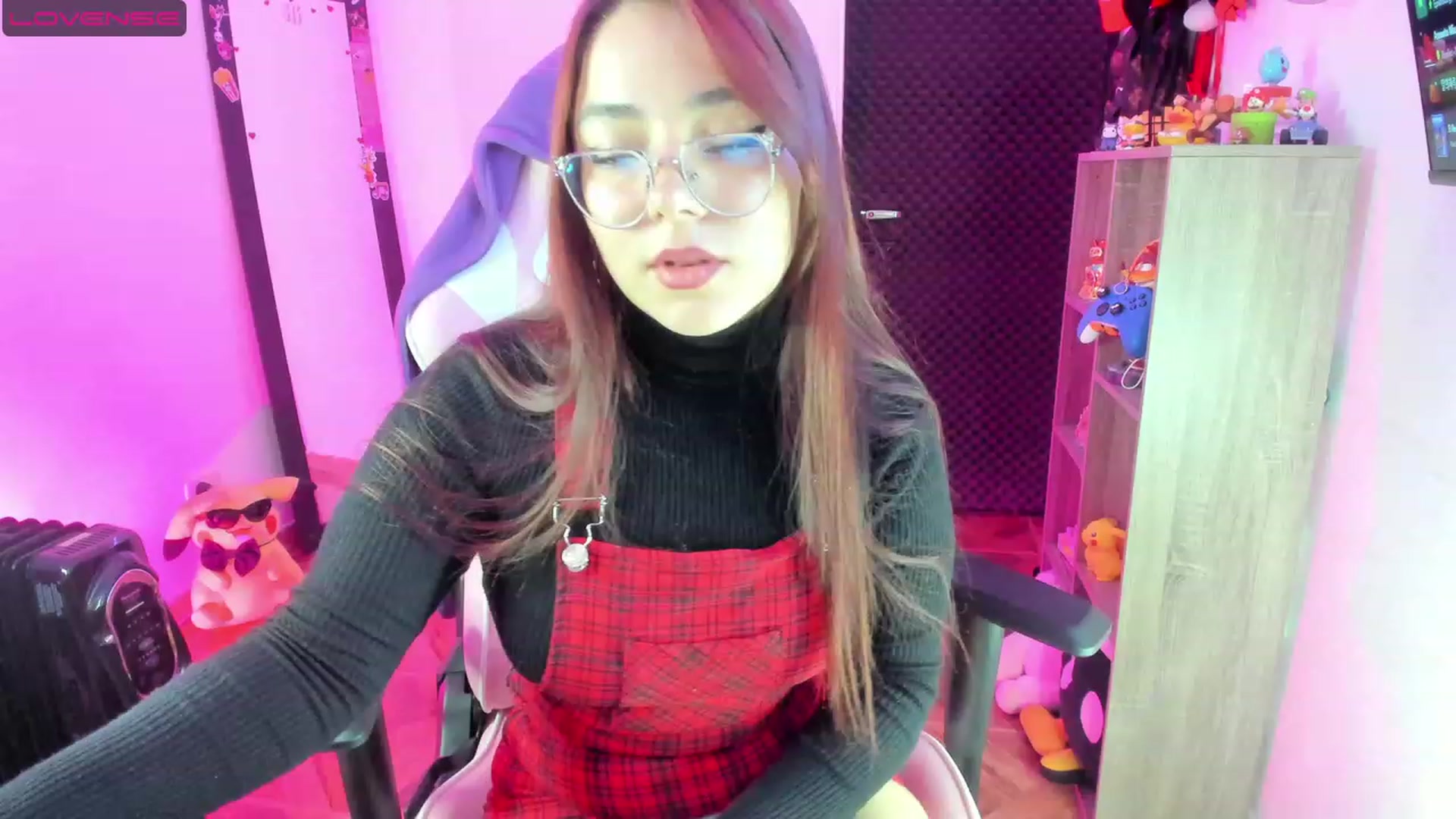 Gallery image thumbnail from Emoon's myfreecams stream on, 07/20/2023, 12:53 image 5 of 20