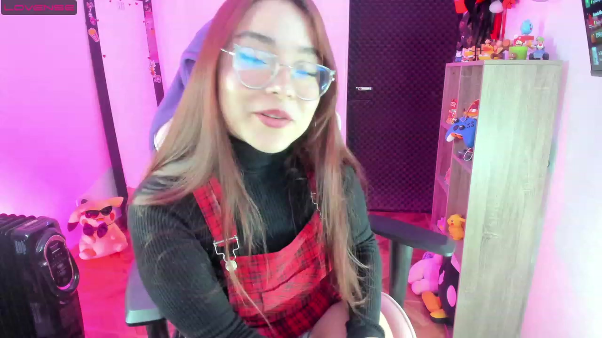 Gallery image thumbnail from Emoon's myfreecams stream on, 07/20/2023, 12:53 image 10 of 20
