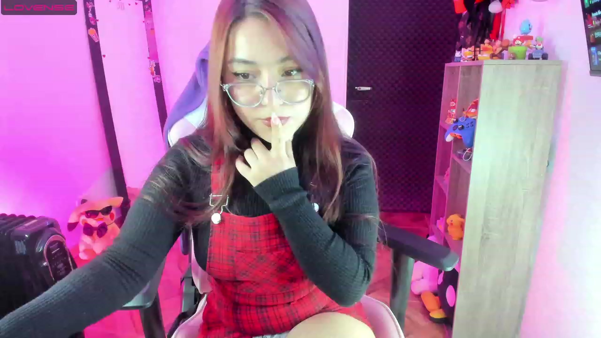 Gallery image thumbnail from Emoon's myfreecams stream on, 07/20/2023, 12:53 image 6 of 20