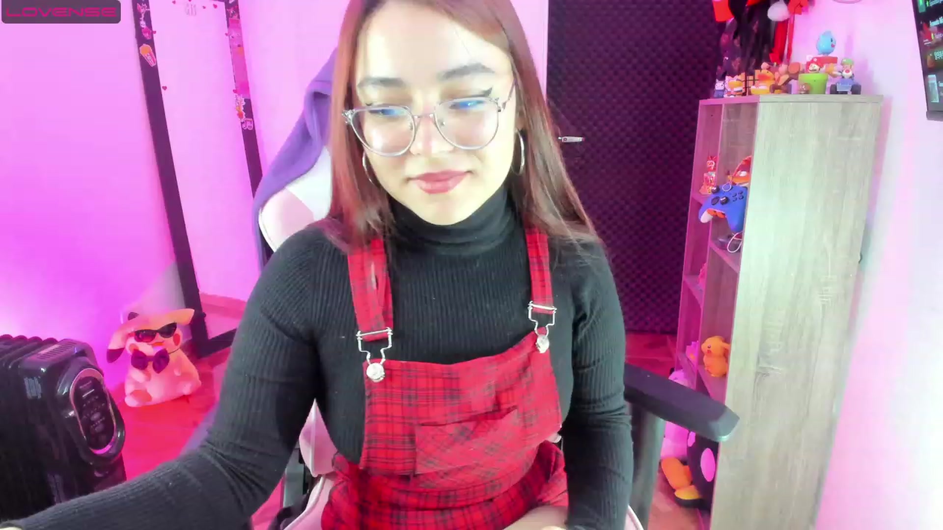 Gallery image thumbnail from Emoon's myfreecams stream on, 07/20/2023, 12:53 image 17 of 20