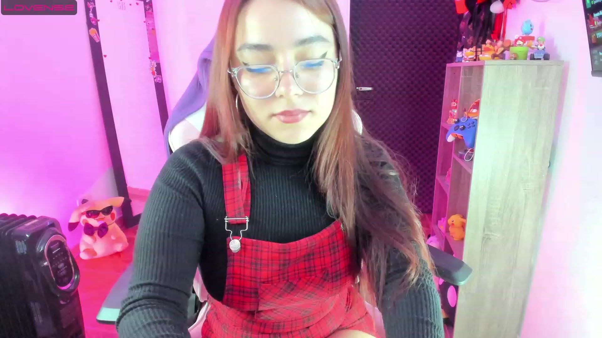Gallery image thumbnail from Emoon's myfreecams stream on, 07/20/2023, 12:53 image 18 of 20