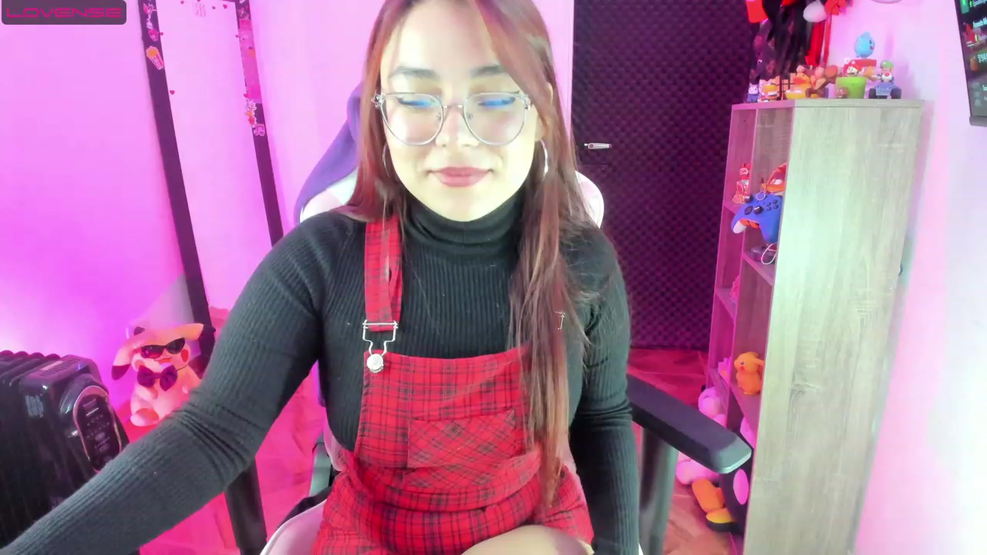 Gallery image thumbnail from Emoon's myfreecams stream on, 07/20/2023, 12:53 image 14 of 20