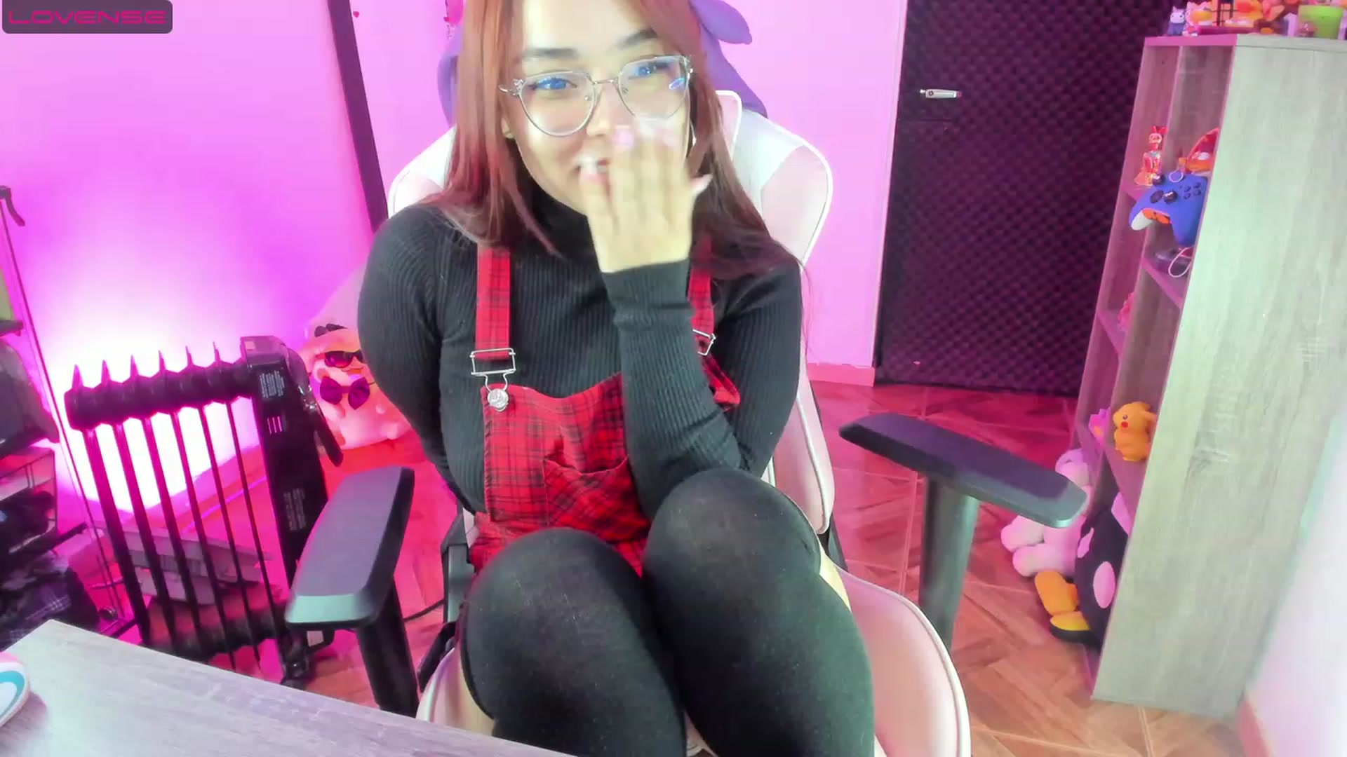 Gallery image thumbnail from Emoon's myfreecams stream on, 07/20/2023, 18:03 image 14 of 20