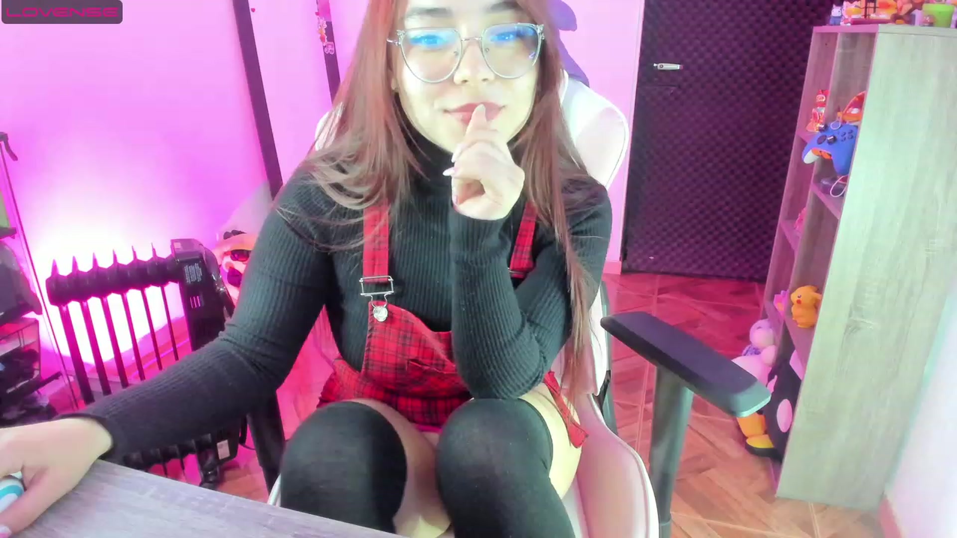 Gallery image thumbnail from Emoon's myfreecams stream on, 07/20/2023, 18:03 image 13 of 20