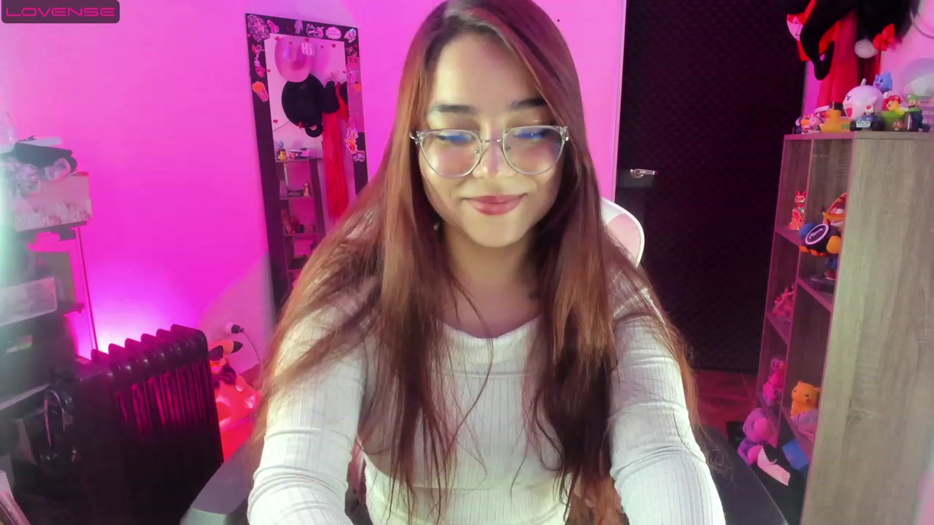 Gallery image thumbnail from Emoon's myfreecams stream on, 08/13/2023, 11:34 image 17 of 20