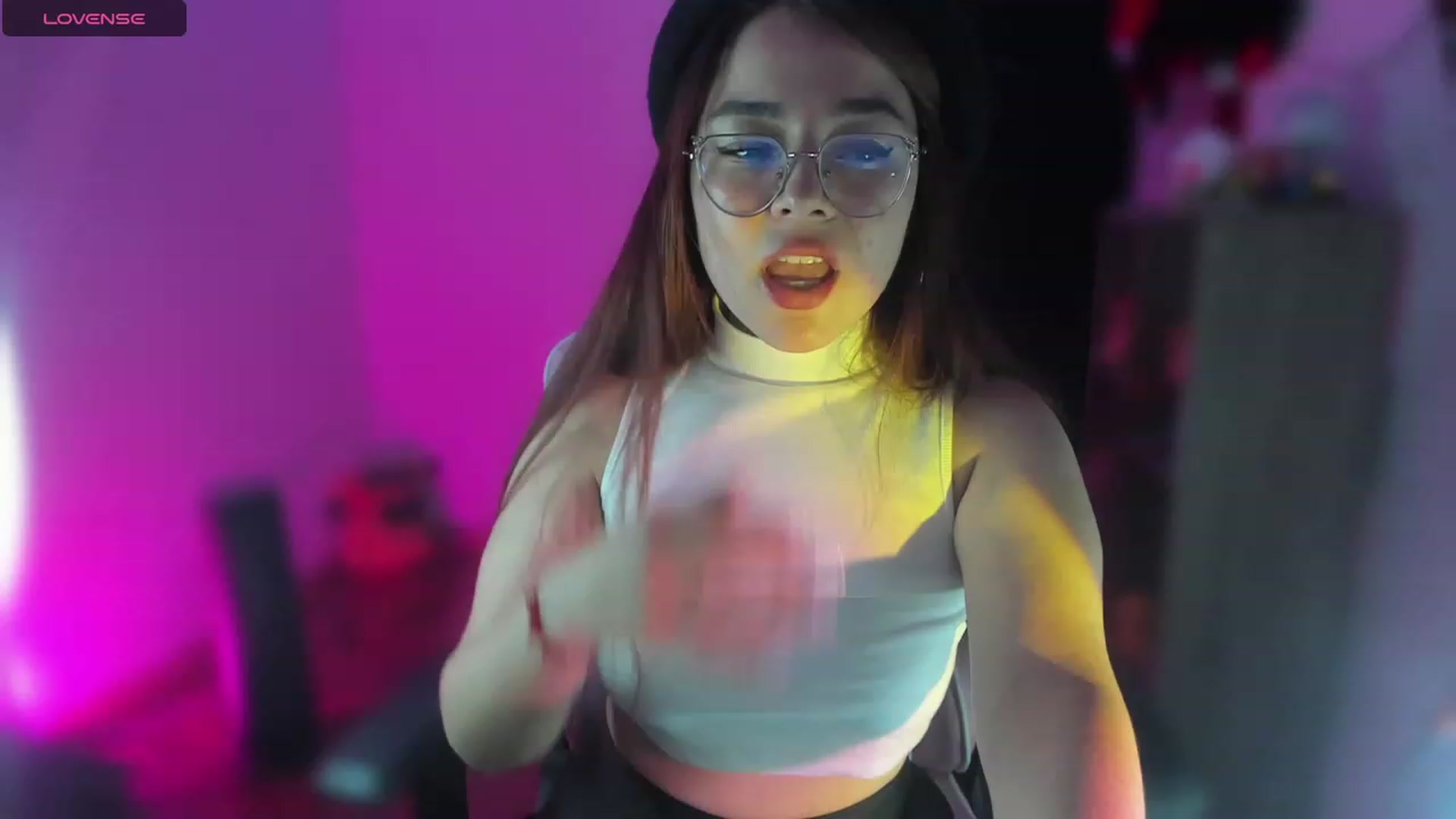 Gallery image thumbnail from Emoon's myfreecams stream on, 09/17/2023, 20:20 image 12 of 20