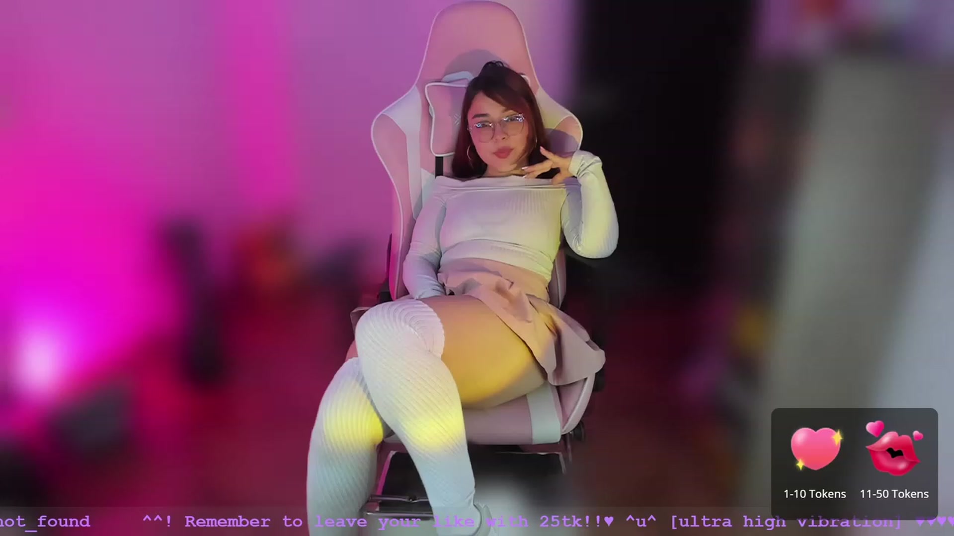 Gallery image thumbnail from Emoon's myfreecams stream on, 10/09/2023, 03:16 image 12 of 20