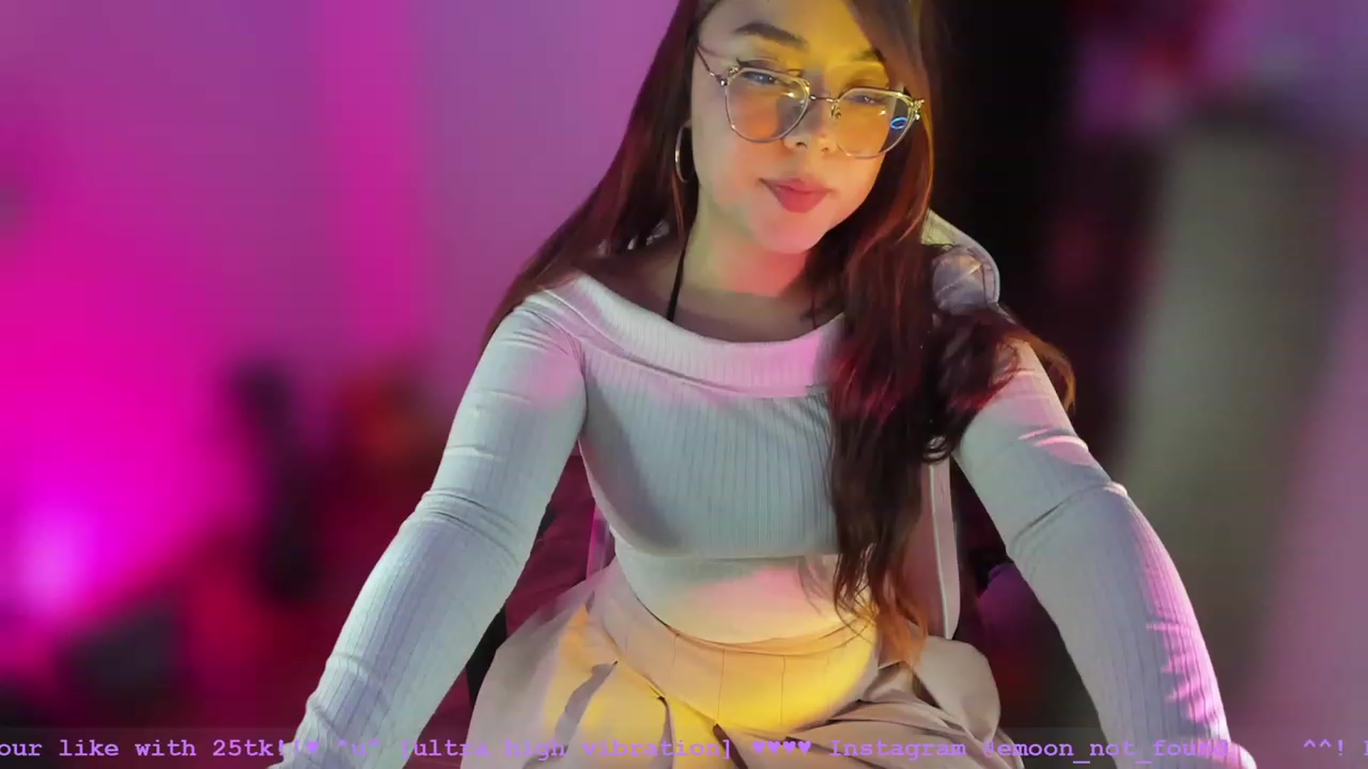 Gallery image thumbnail from Emoon's myfreecams stream on, 10/09/2023, 03:16 image 15 of 20