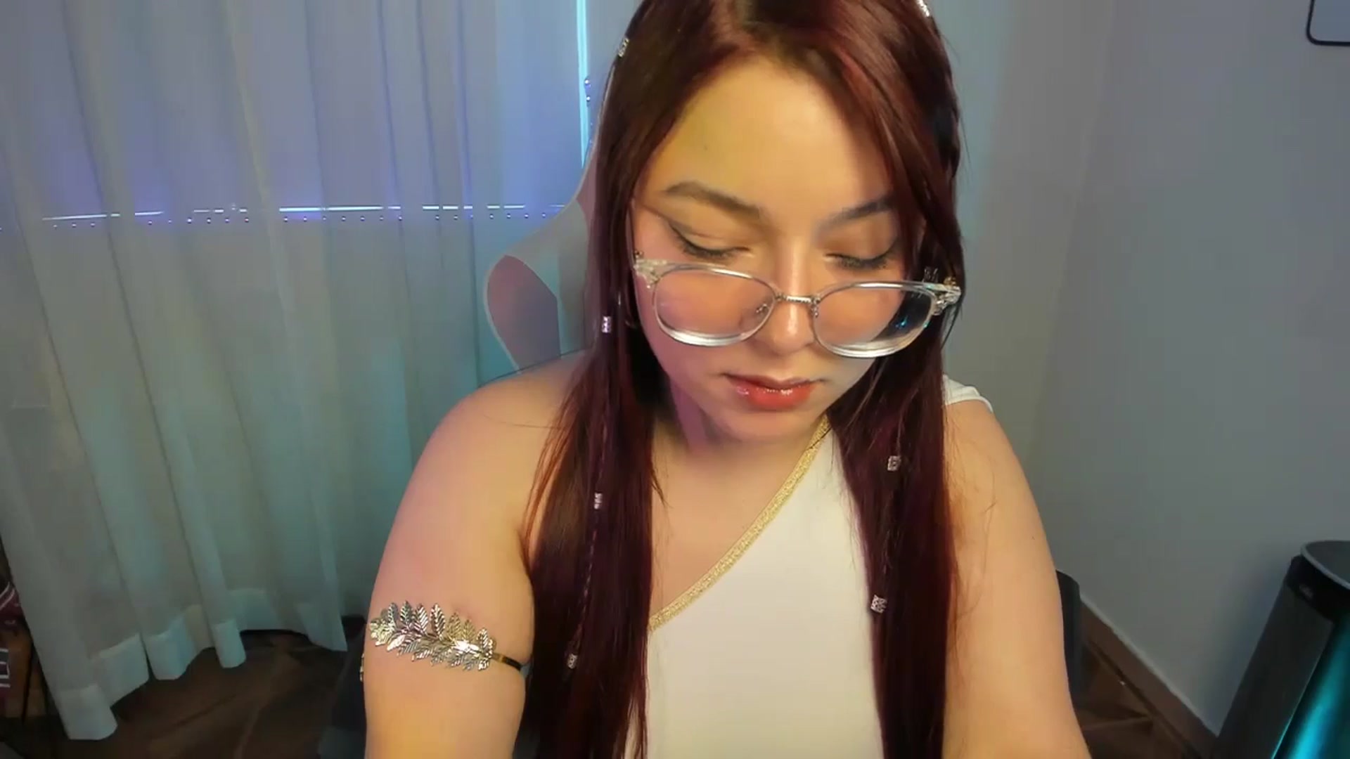 Gallery image thumbnail from Emoon's myfreecams stream on, 10/14/2024, 16:47 image 5 of 20
