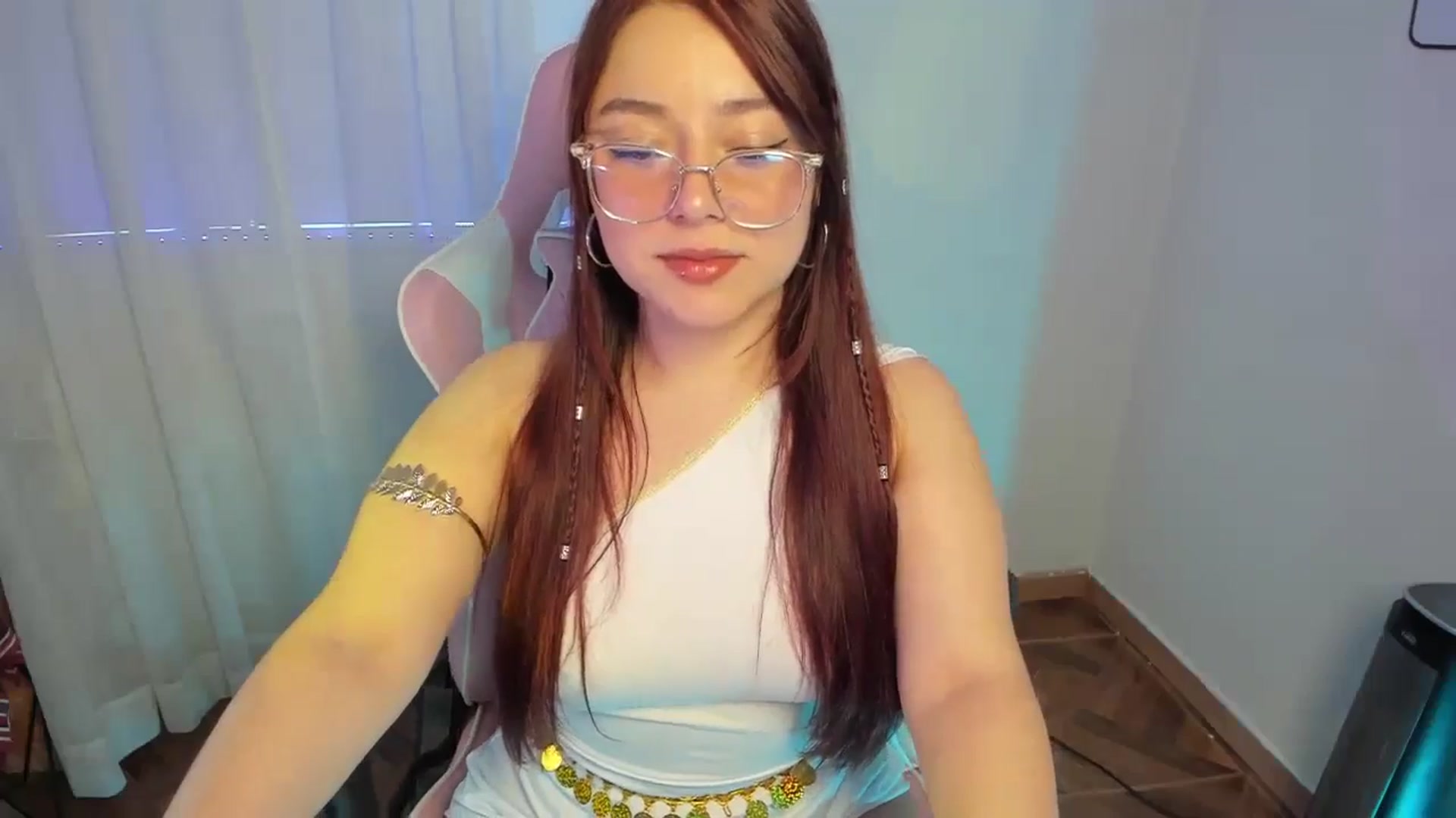 Gallery image thumbnail from Emoon's myfreecams stream on, 10/14/2024, 16:47 image 8 of 20