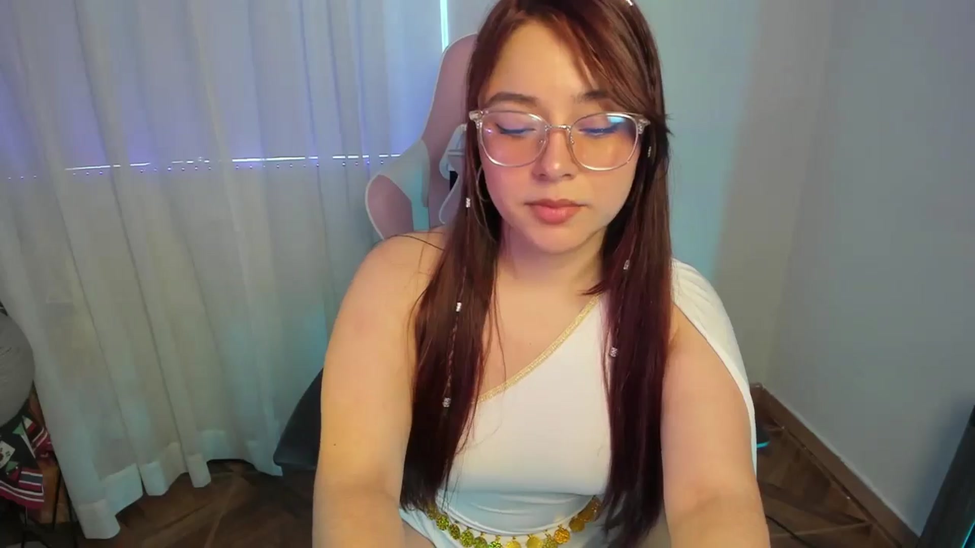 Gallery image thumbnail from Emoon's myfreecams stream on, 10/14/2024, 16:47 image 17 of 20