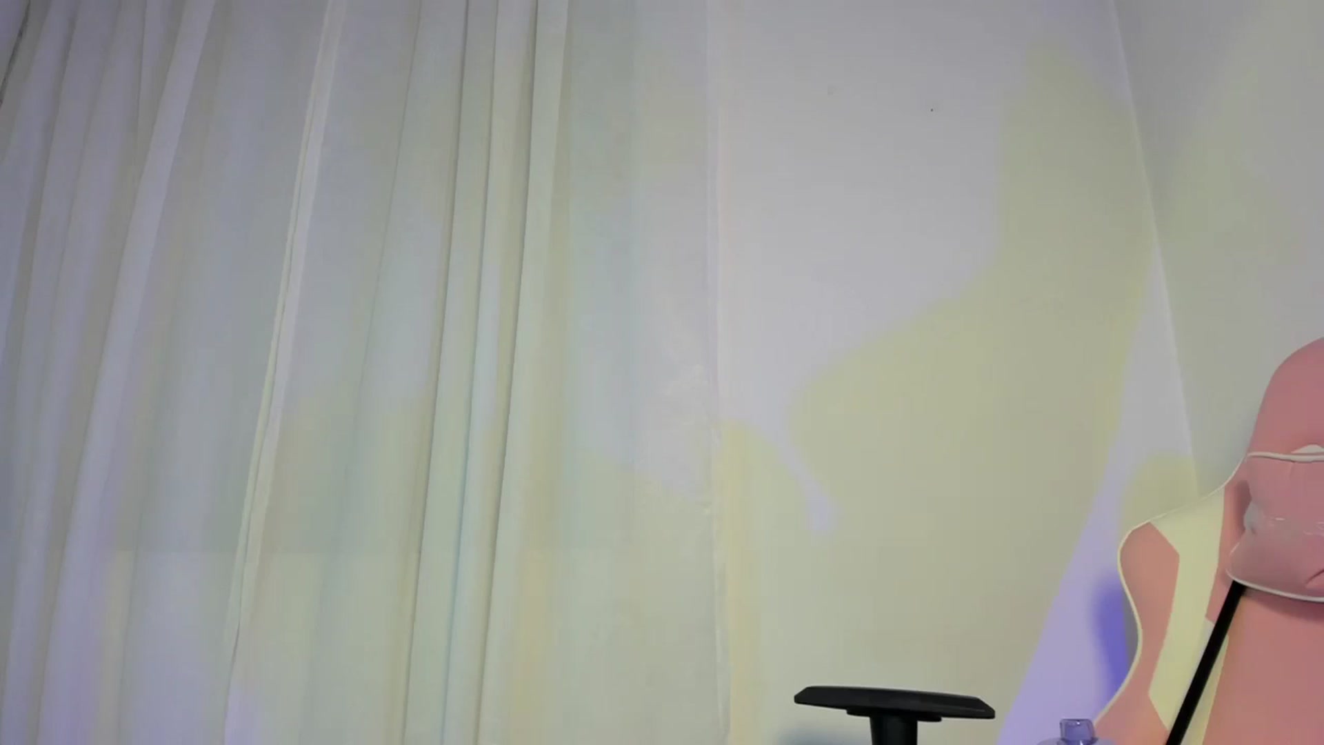 Gallery image thumbnail from Emoon's myfreecams stream on, 11/06/2024, 20:26 image 19 of 20