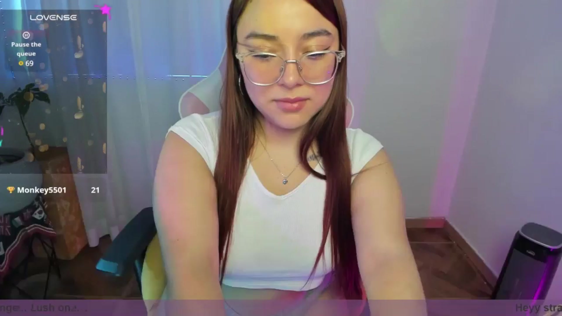 Gallery image thumbnail from Emoon's myfreecams stream on, 04/30/2025, 13:50 image 8 of 20