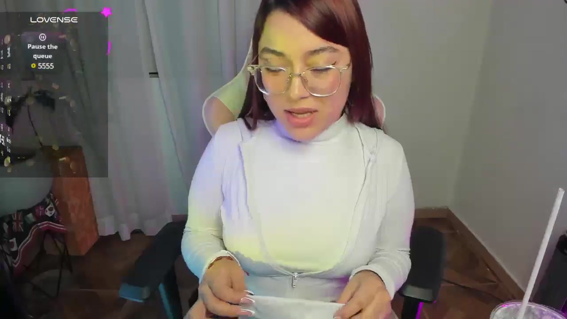 Gallery image thumbnail from Emoon's myfreecams stream on, 05/17/2025, 02:17 image 6 of 20