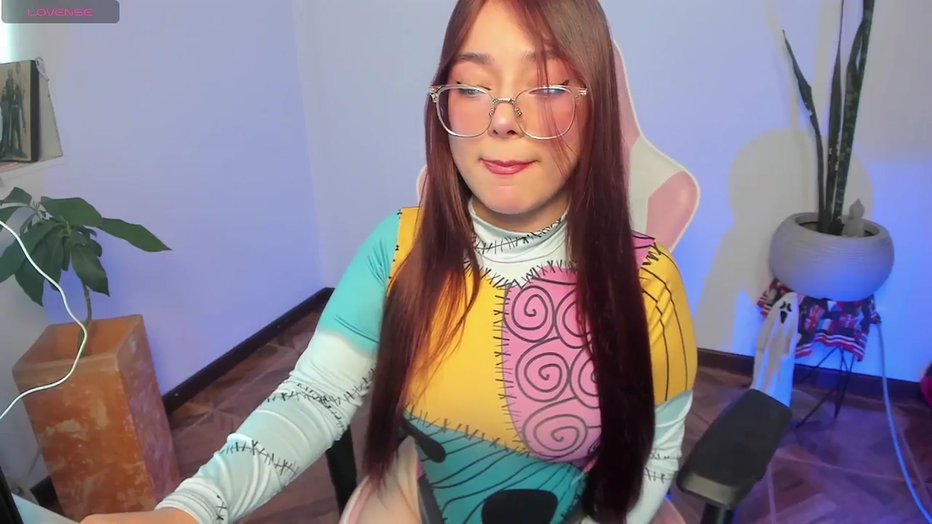 Gallery image thumbnail from Emoon's myfreecams stream on, 10/21/2025, 16:39 image 2 of 20