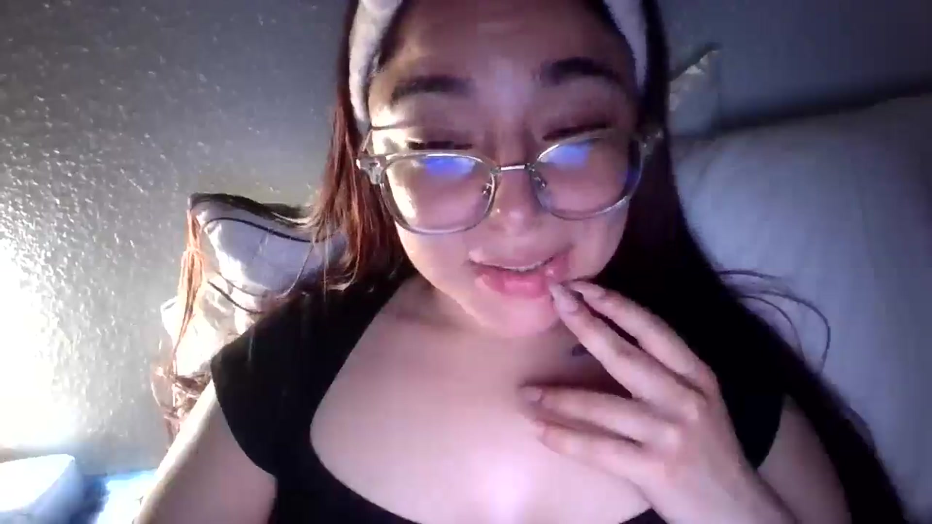 Gallery image thumbnail from Emoon's myfreecams stream on, 02/12/2026, 10:33 image 17 of 20