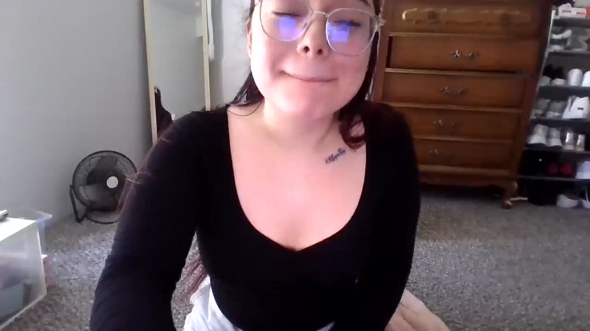 Gallery image thumbnail from Emoon's myfreecams stream on, 04/28/2026, 21:37 image 2 of 20