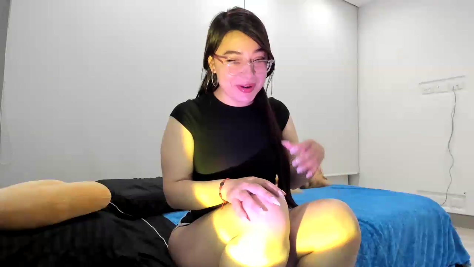 Gallery image thumbnail from Emoon's myfreecams stream on, 07/26/2026, 09:38 image 2 of 20