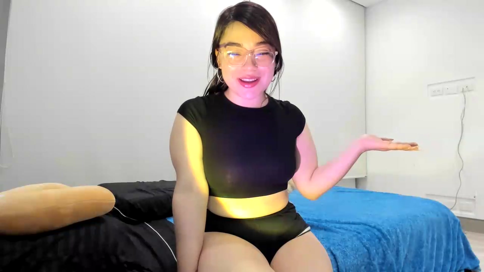 Gallery image thumbnail from Emoon's myfreecams stream on, 07/26/2026, 09:38 image 3 of 20