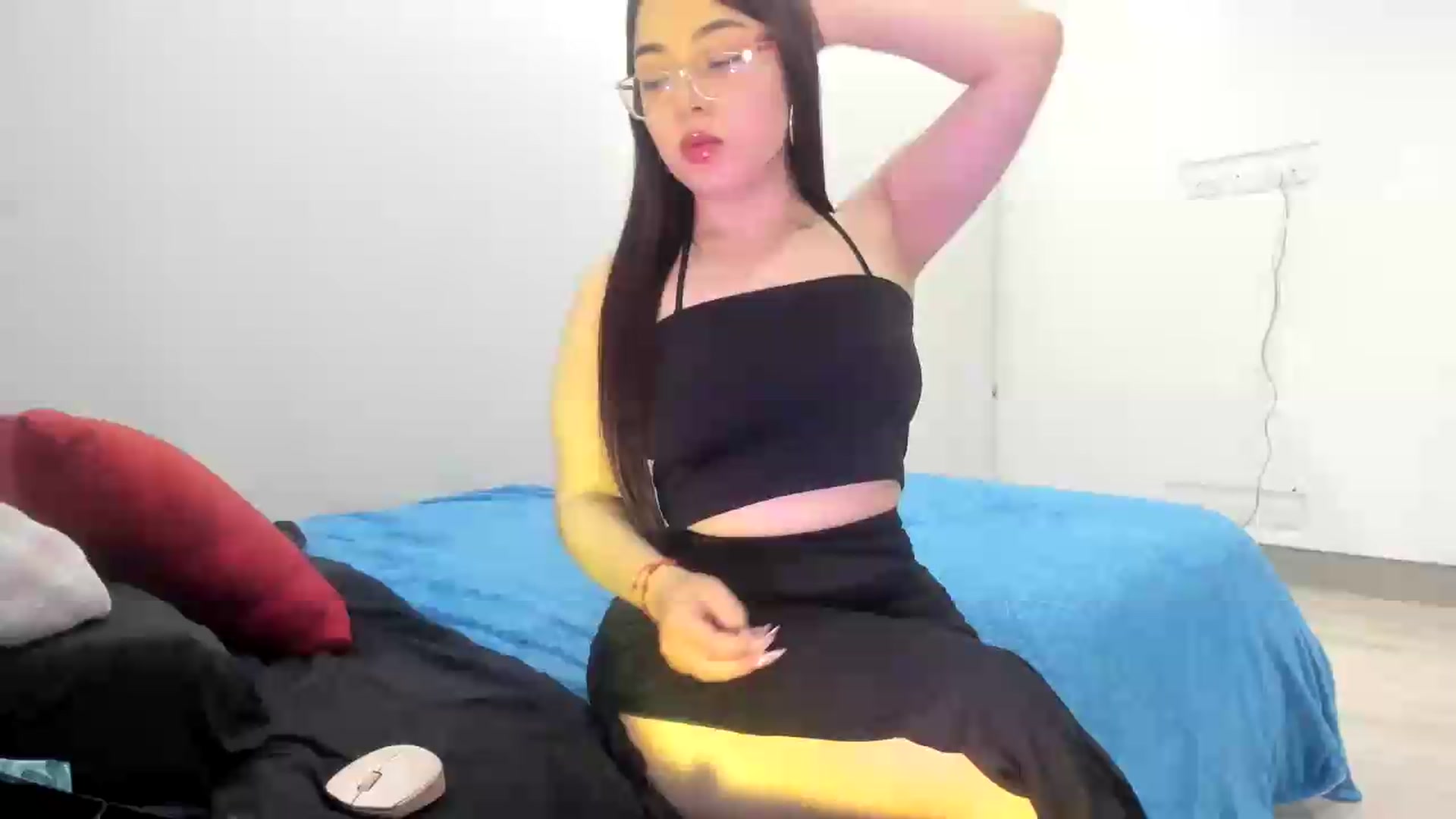 Gallery image thumbnail from Emoon's myfreecams stream on, 08/04/2026, 23:04 image 1 of 20