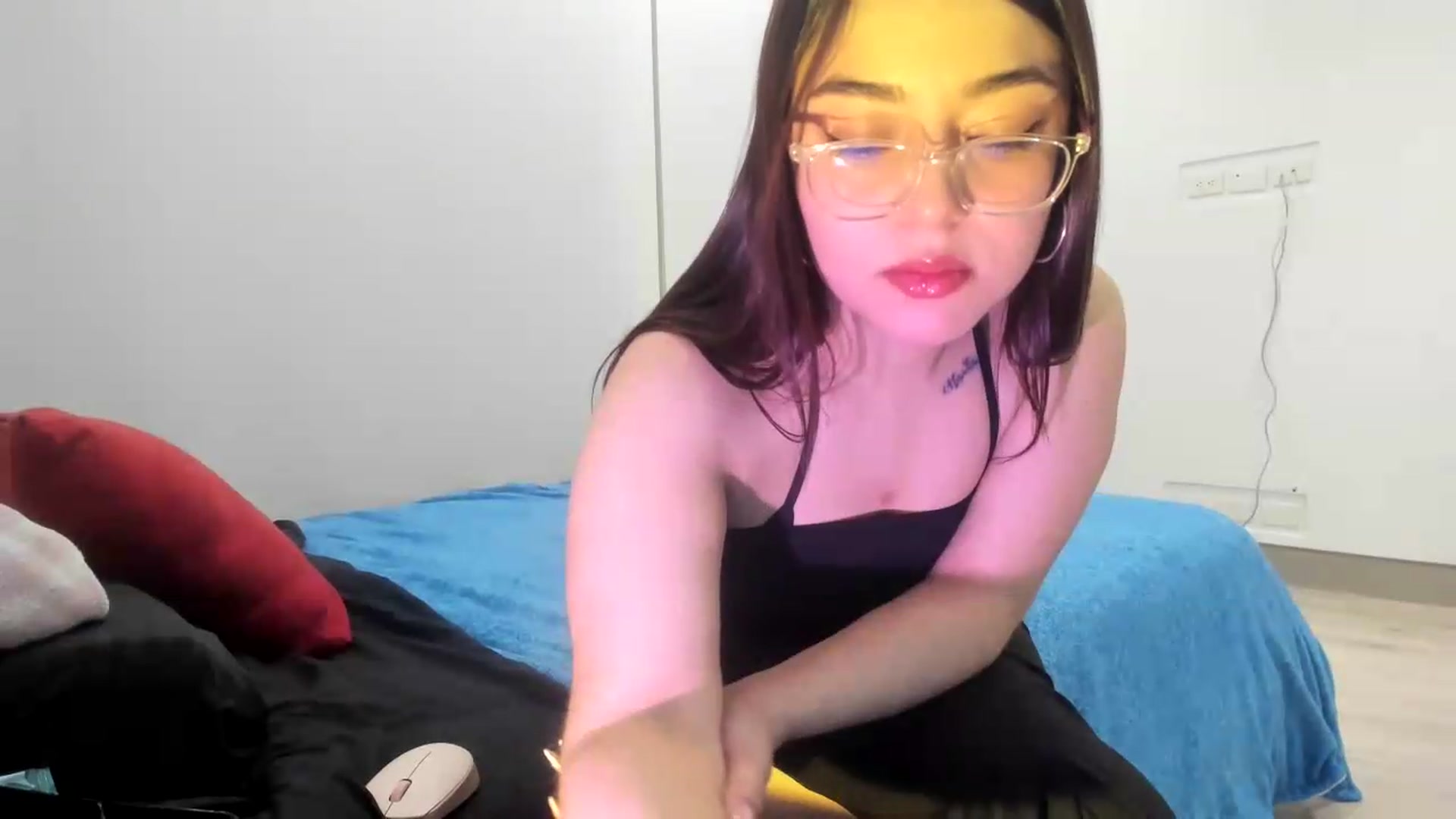 Gallery image thumbnail from Emoon's myfreecams stream on, 08/04/2026, 23:04 image 11 of 20