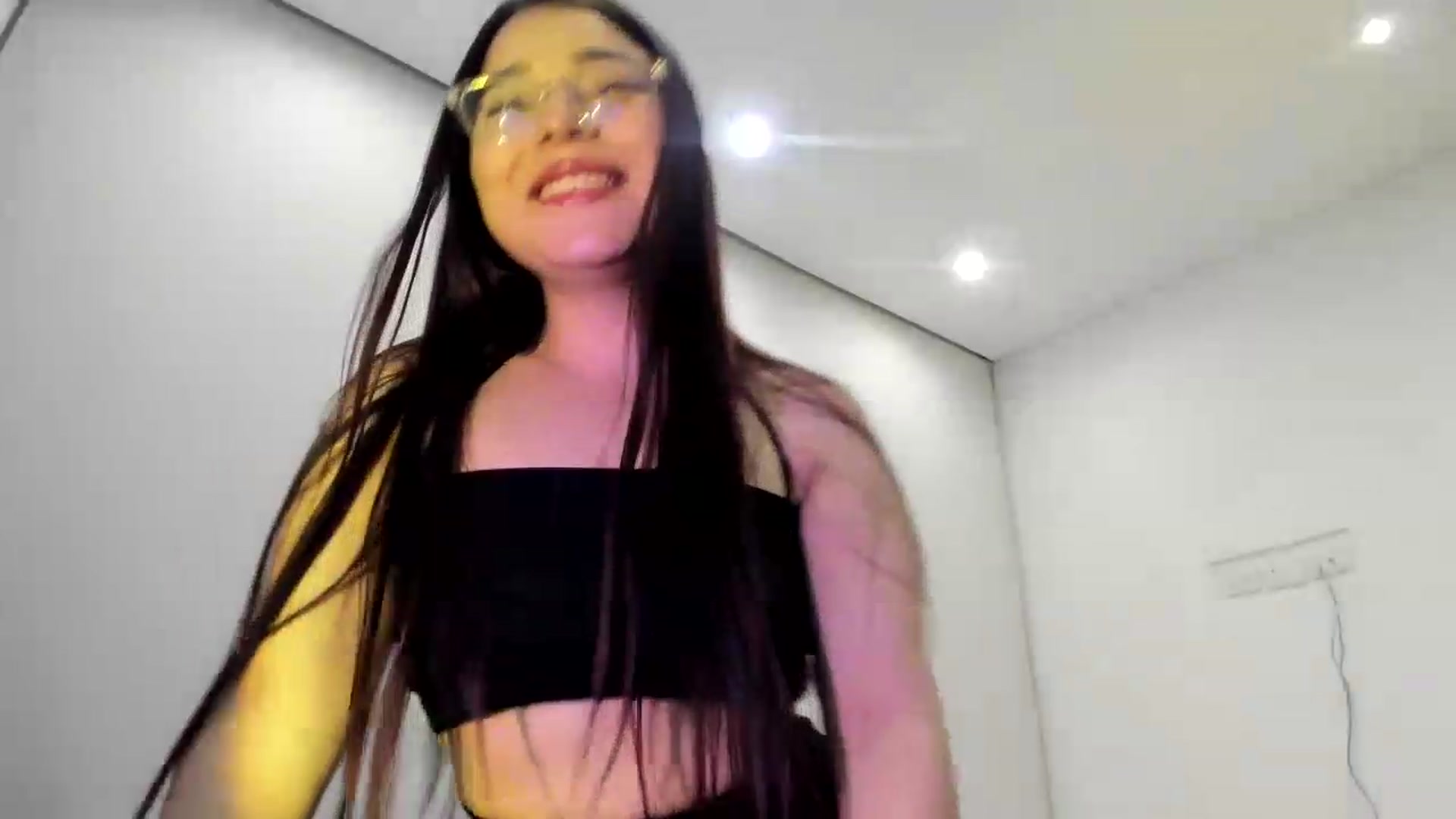 Gallery image thumbnail from Emoon's myfreecams stream on, 08/05/2026, 24:18 image 11 of 20