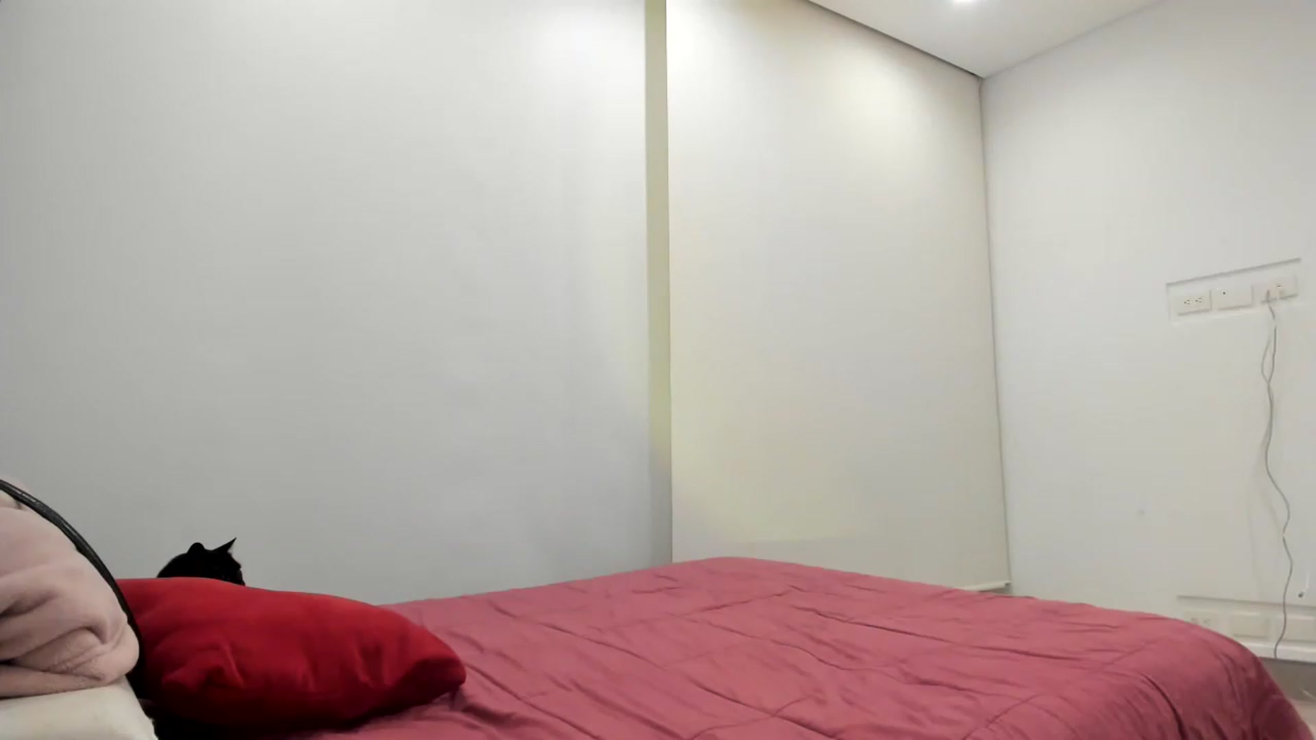 Gallery image thumbnail from Emoon's myfreecams stream on, 08/13/2026, 10:14 image 12 of 20