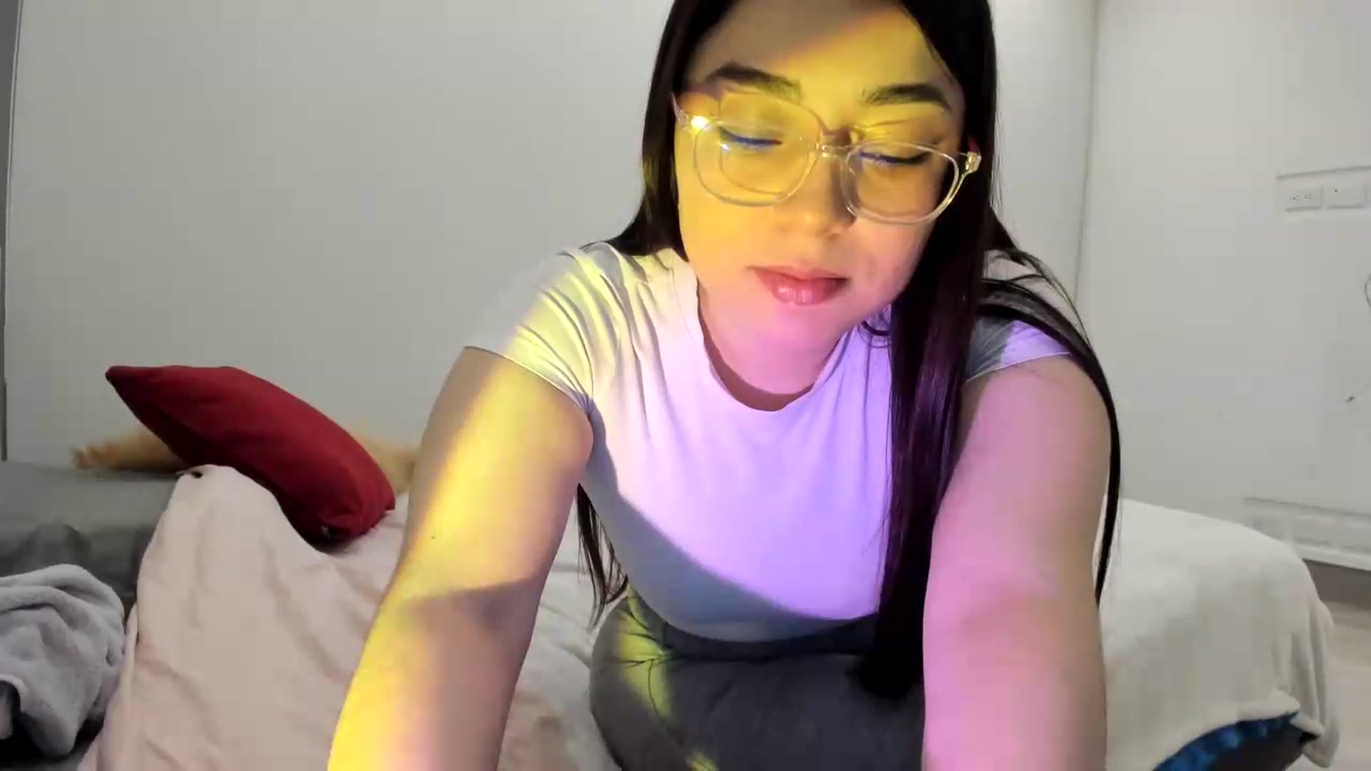 Gallery image thumbnail from Emoon's myfreecams stream on, 09/05/2026, 10:00 image 4 of 20