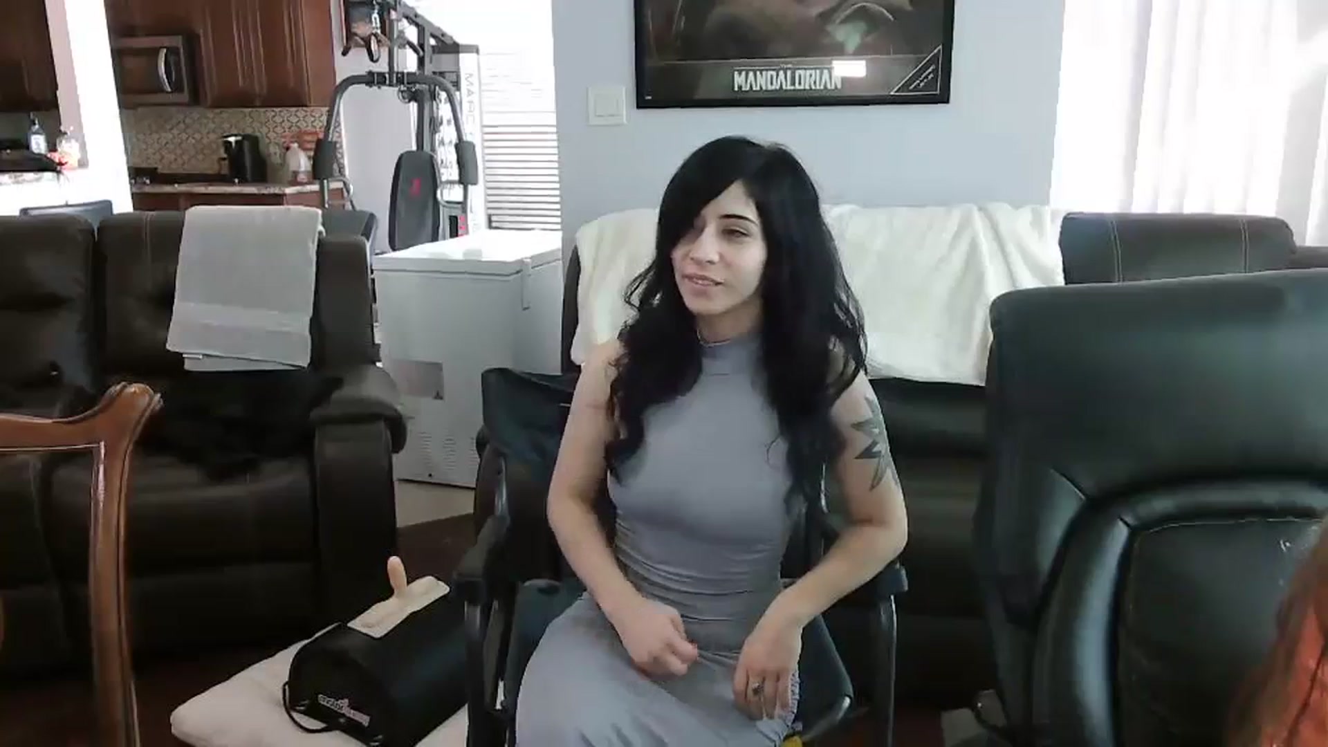 Gallery image thumbnail from Emoxbunny's myfreecams stream on, 11/17/2023, 17:23 image 5 of 20