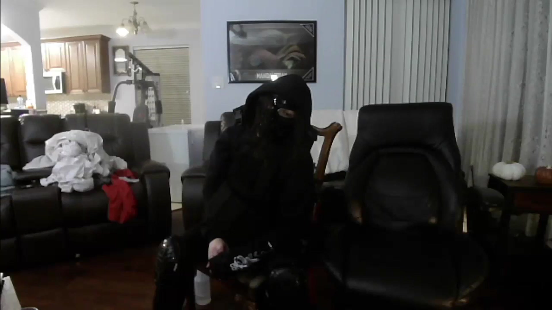 Gallery image thumbnail from Emoxbunny's myfreecams stream on, 11/25/2023, 07:18 image 12 of 20
