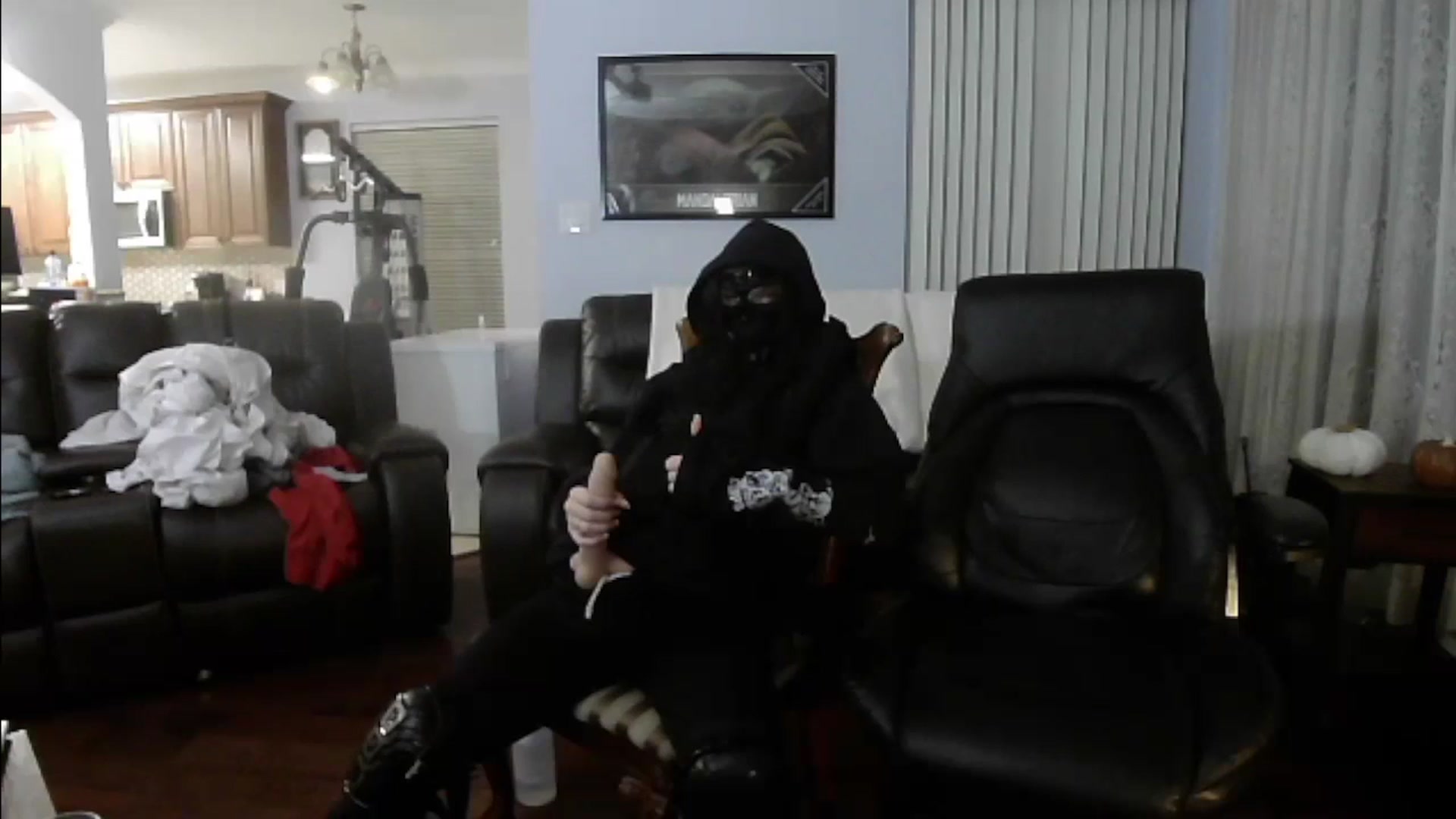 Gallery image thumbnail from Emoxbunny's myfreecams stream on, 11/25/2023, 07:18 image 13 of 20
