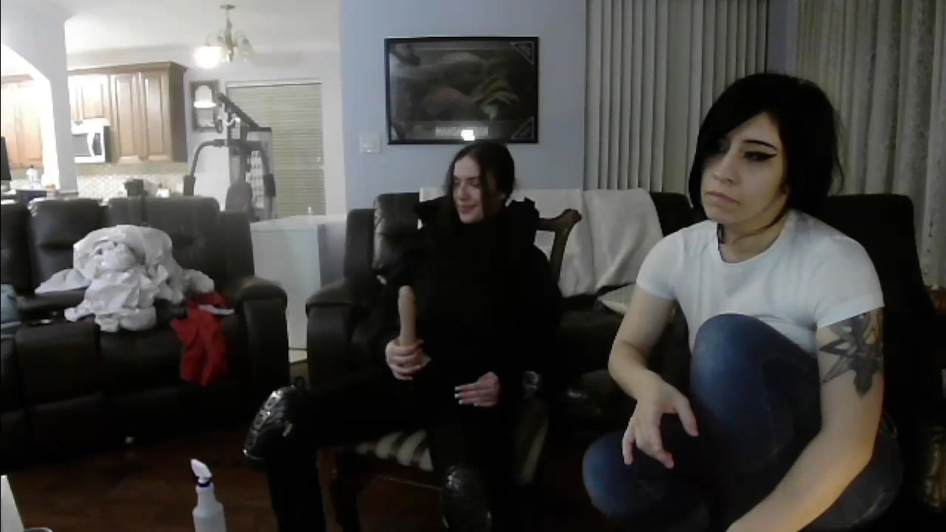 Gallery image thumbnail from Emoxbunny's myfreecams stream on, 11/25/2023, 07:18 image 3 of 20