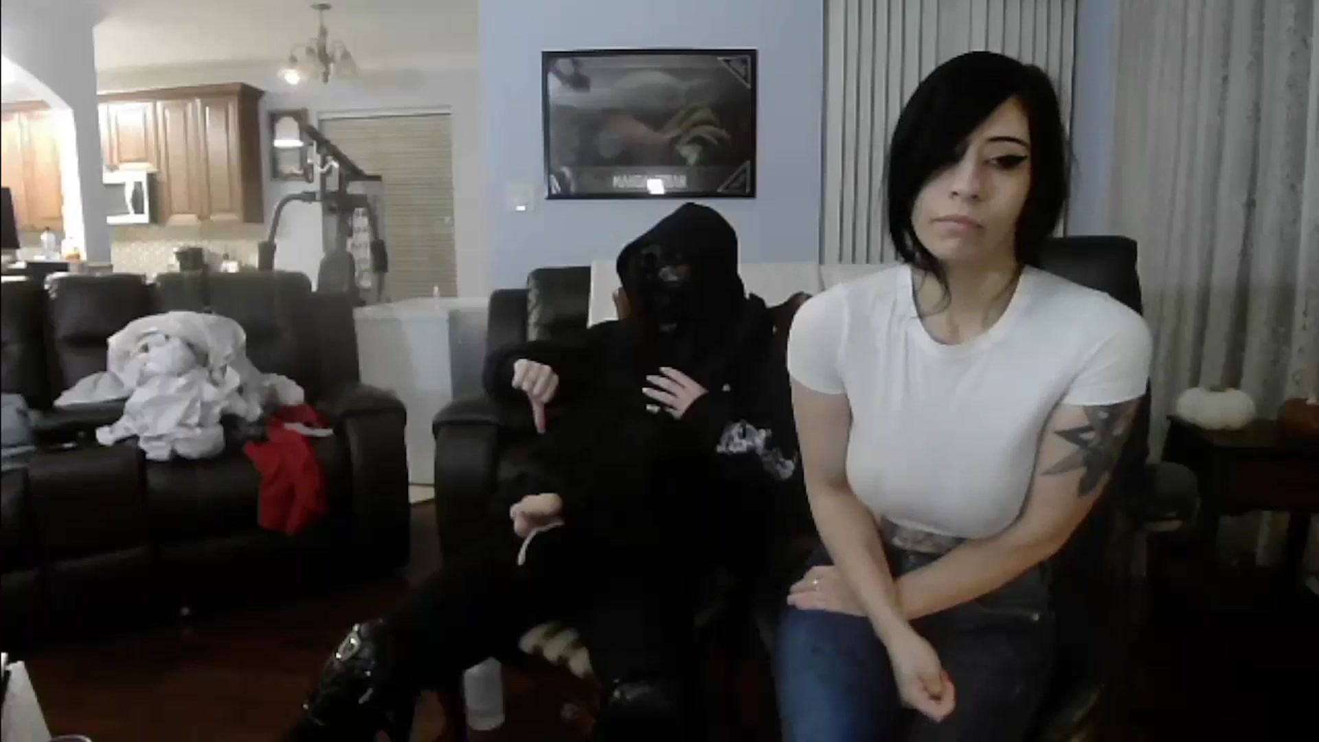 Gallery image thumbnail from Emoxbunny's myfreecams stream on, 11/25/2023, 07:18 image 14 of 20