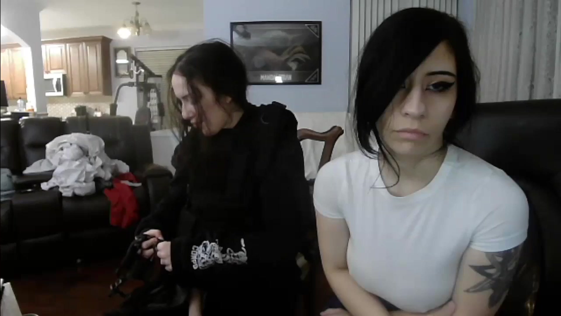 Gallery image thumbnail from Emoxbunny's myfreecams stream on, 11/25/2023, 07:18 image 9 of 20
