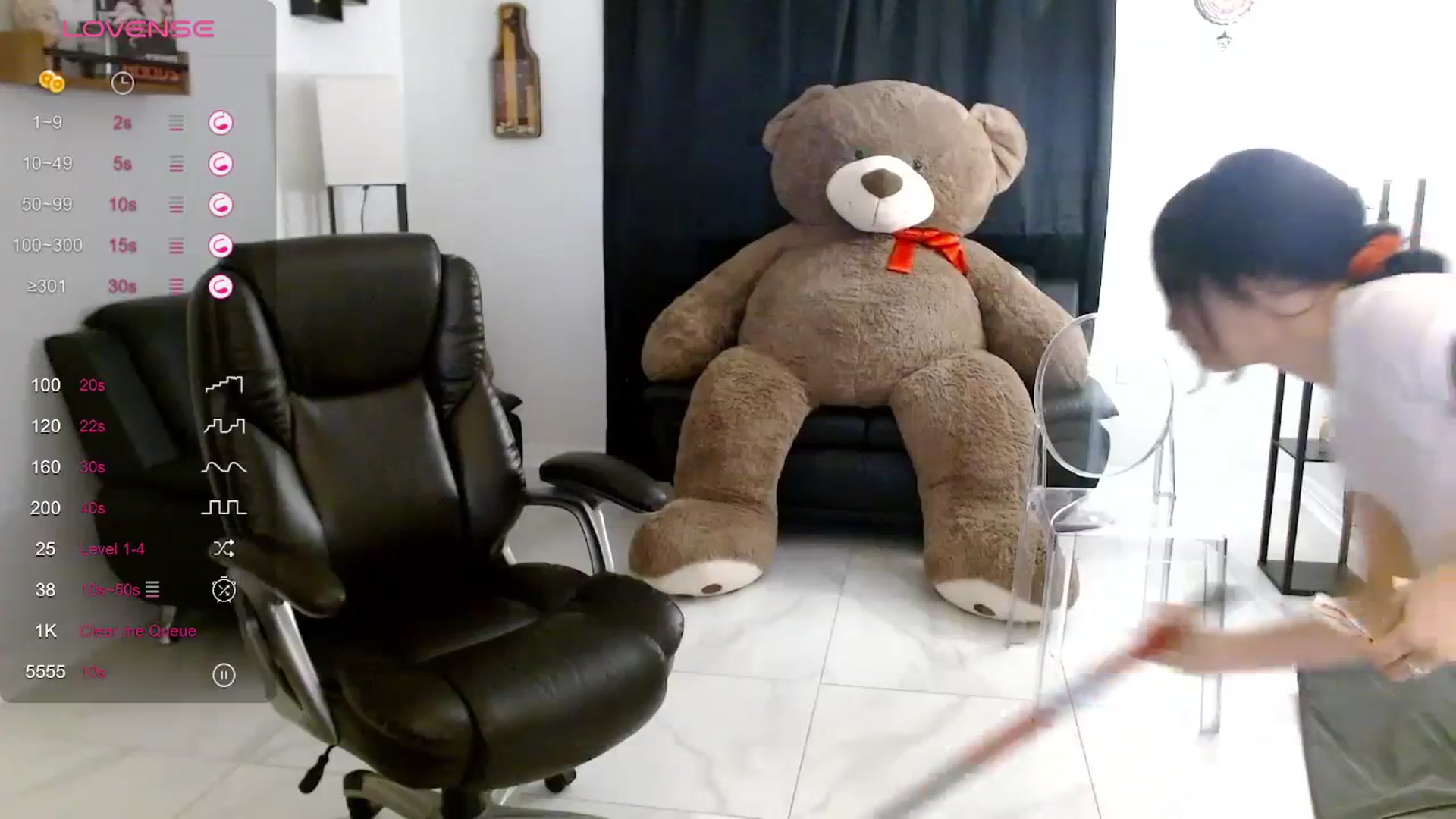 Gallery image thumbnail from Emoxbunny's myfreecams stream on, 11/27/2023, 18:53 image 4 of 20