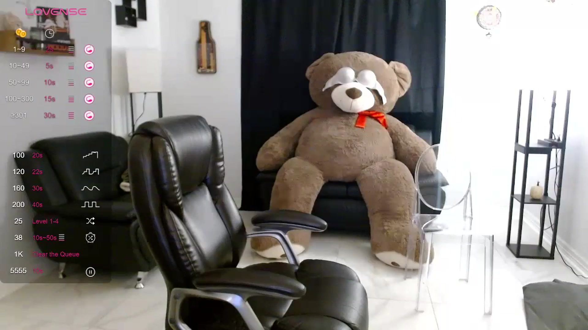 Gallery image thumbnail from Emoxbunny's myfreecams stream on, 11/27/2023, 18:53 image 18 of 20
