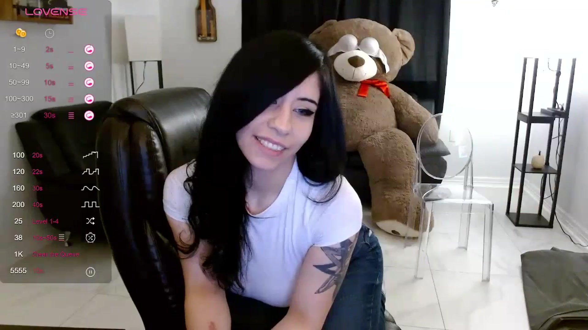 Gallery image thumbnail from Emoxbunny's myfreecams stream on, 11/27/2023, 18:53 image 17 of 20