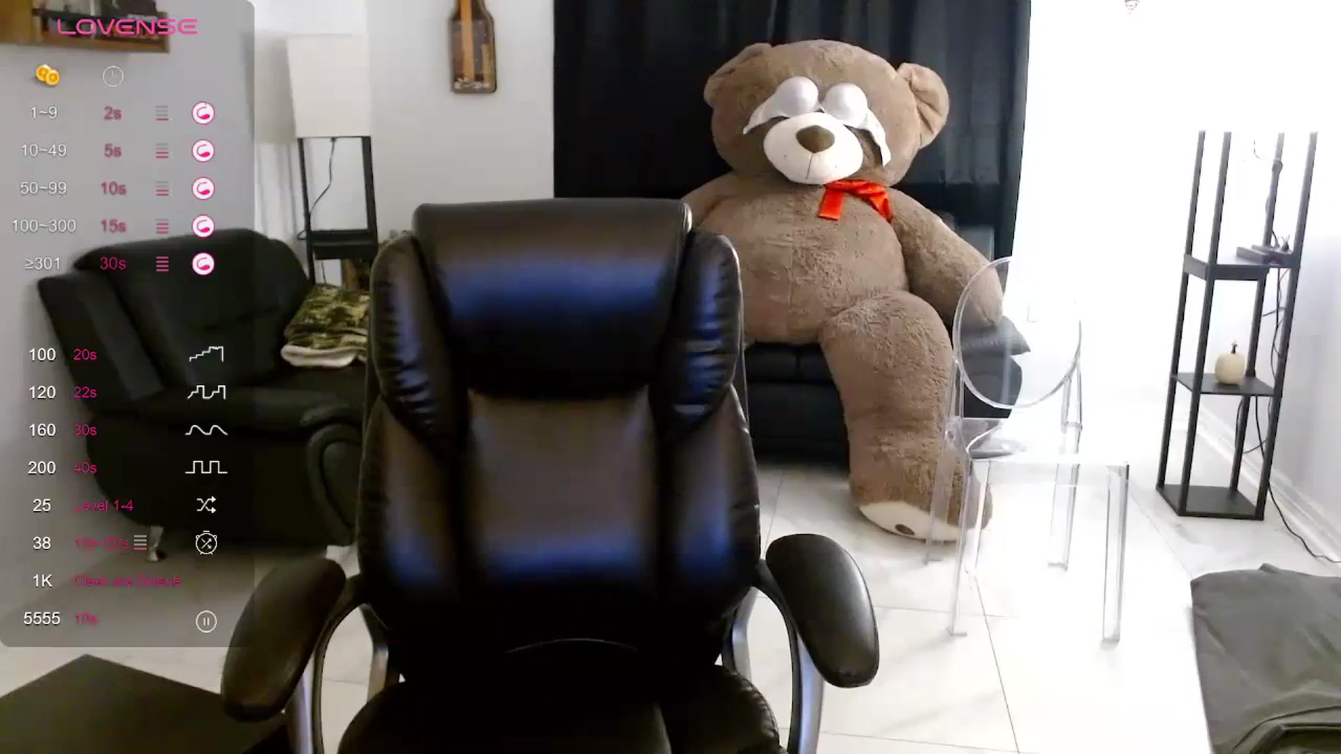 Gallery image thumbnail from Emoxbunny's myfreecams stream on, 11/27/2023, 19:54 image 17 of 20