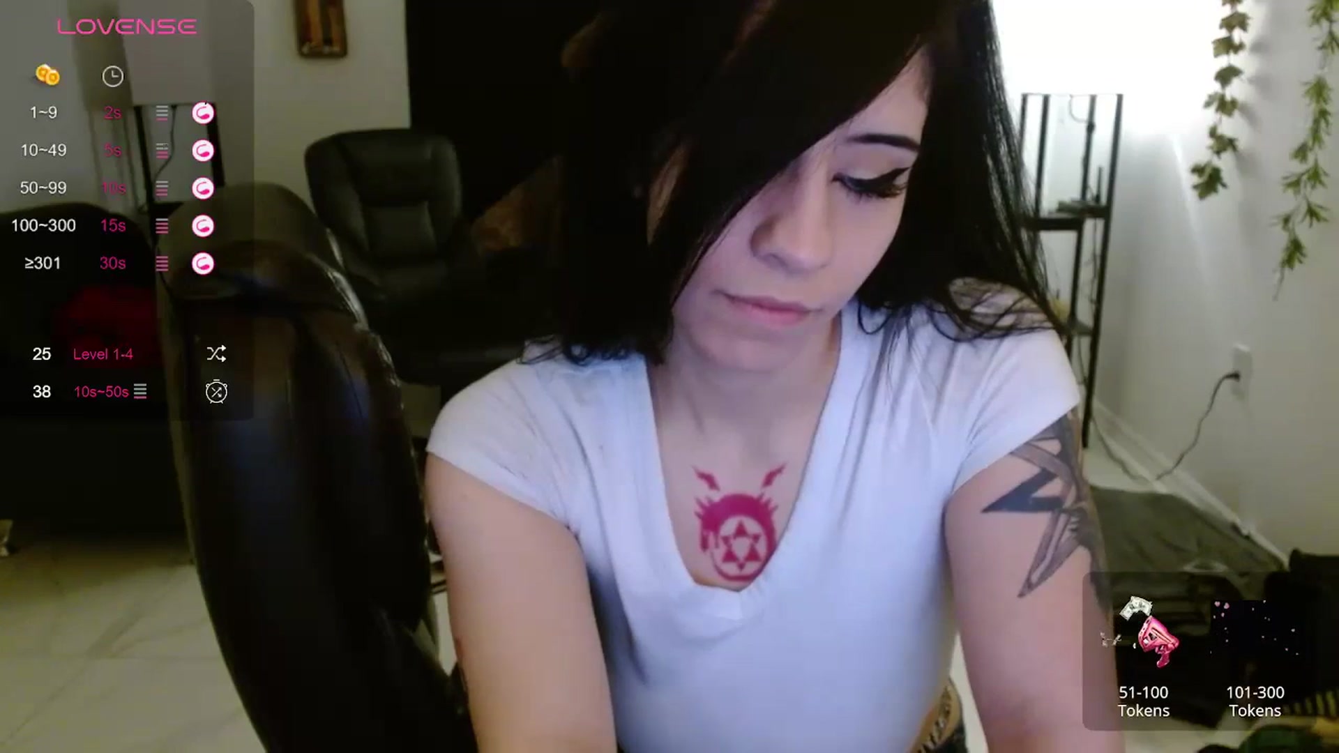 Gallery image thumbnail from Emoxbunny's myfreecams stream on, 11/28/2023, 19:10 image 8 of 20
